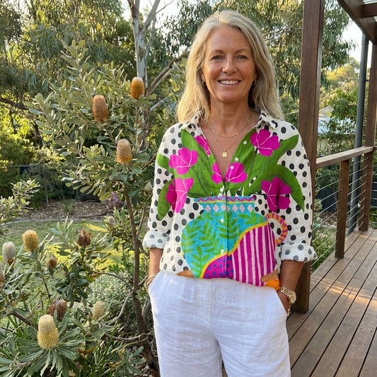 Lorne | Blusa con florero floreciente: diseño floral vibrante