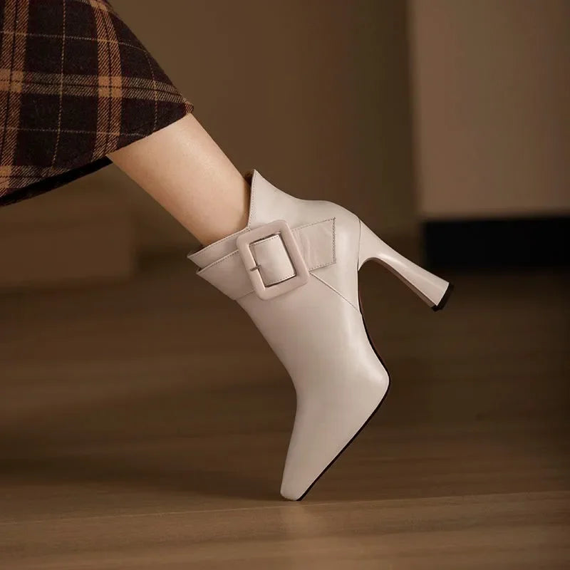 Veline™ – Botines con Hebilla Elegante